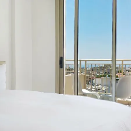 Cozy 2br Apt // Free Pkg & Ac // Live Like Local Apartment Paphos